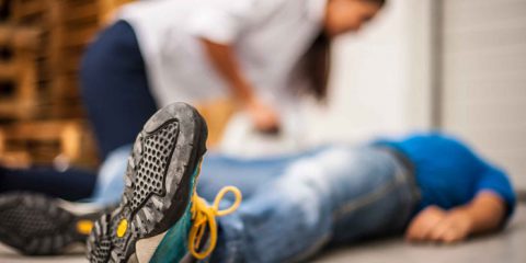 هنگام غش کردن یک فرد چه کنیم؟